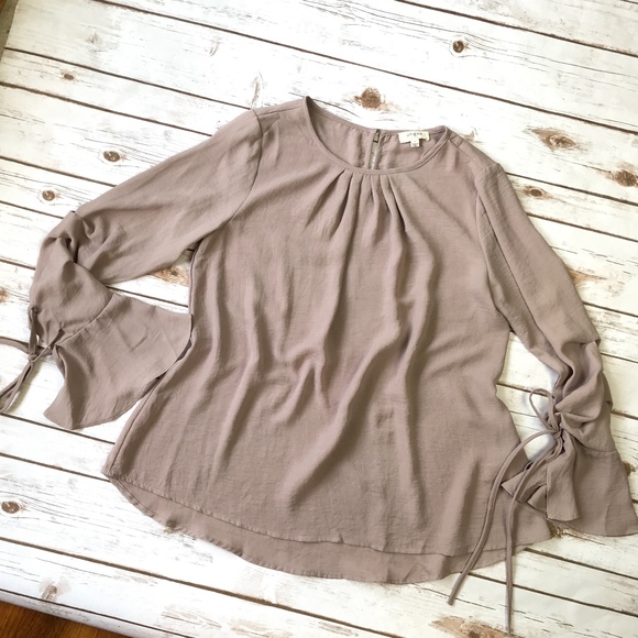 UMGEE USA Gray Oat Drawstring Bell Sleeve Boho Top - Picture 2 of 8
